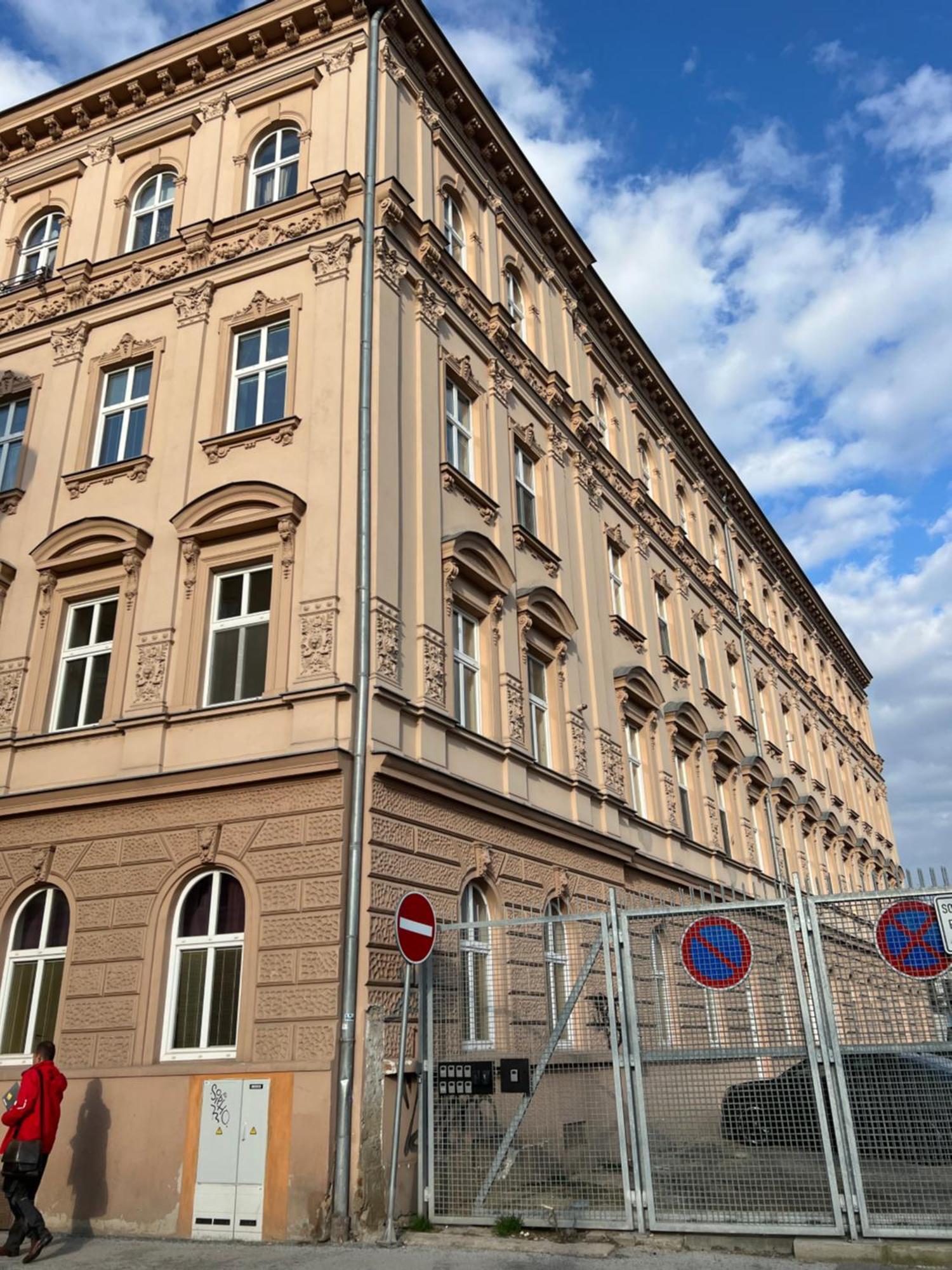 Apartment Plus Parking Brno Buitenkant foto